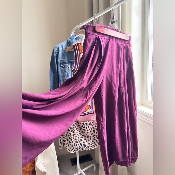 Gorgeous sleeveless top/Pants also available. - Picture 4 of 15